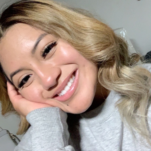 Meet your Posher, Jessica - Picture 2 of 2